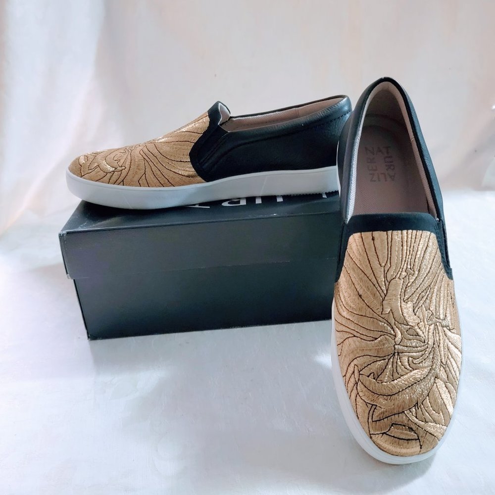 Naturalizar Slip on Shoes